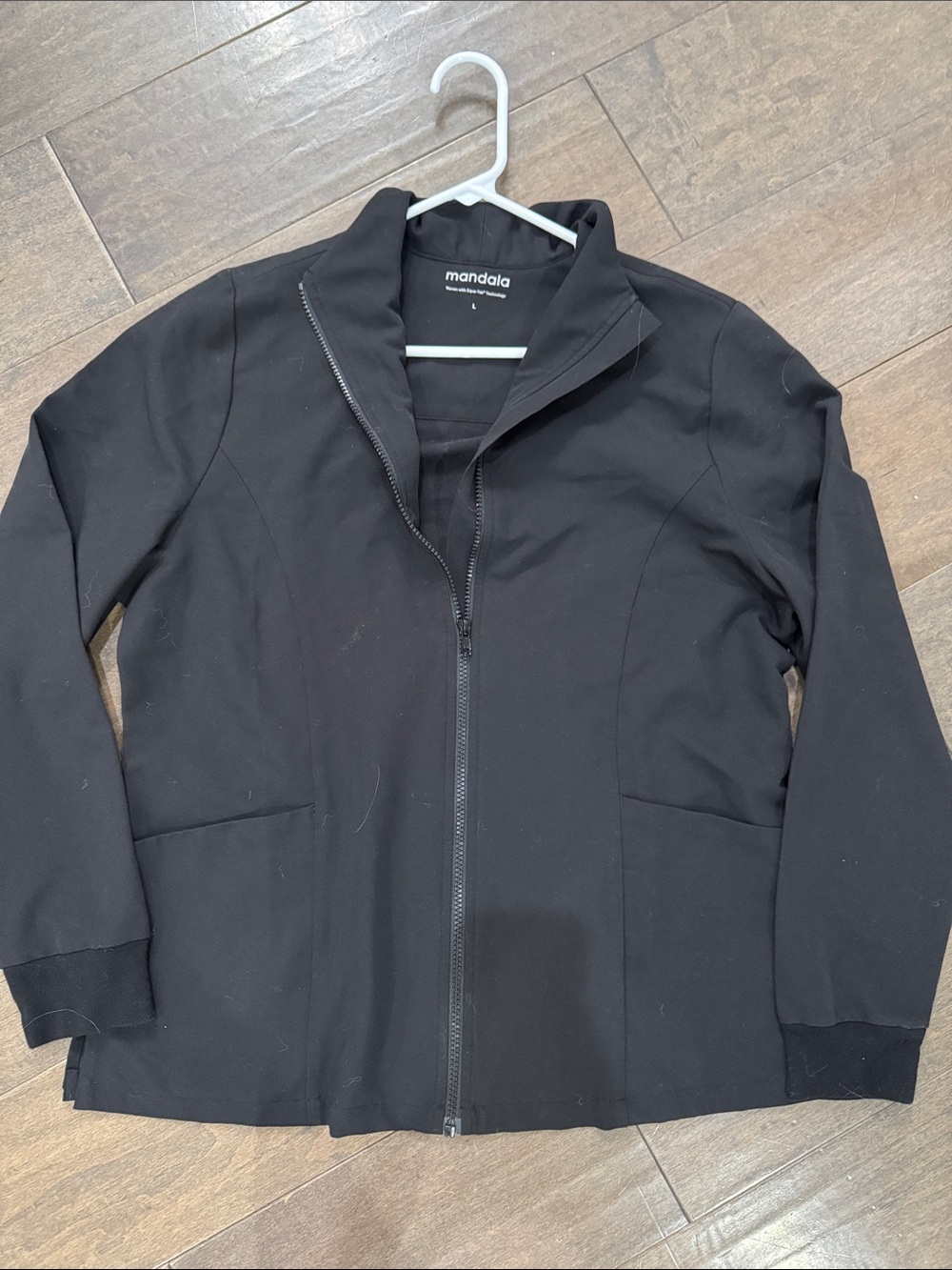 Mandala Women's Black Zip-Front Scrub Jacket